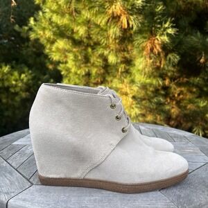 Cole Haan Ankle‎ Boot Womens Sz 8.5 Winter White Suede Lace Up Wedge Hidden Heel